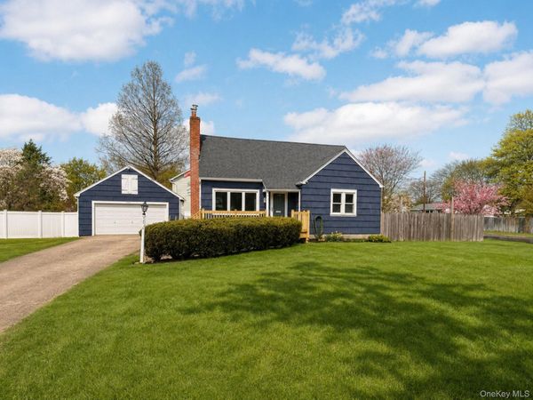 150 Spur Drive S, Bay Shore, NY 11706