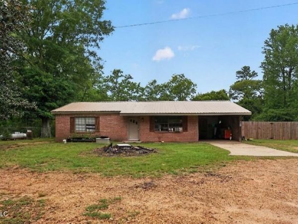 838 S Main Street, Mendenhall, MS 39114