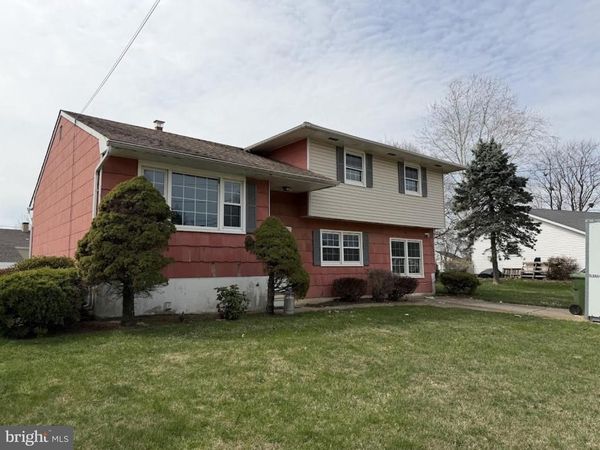 5 CLIVE COURT , EWING, NJ 08638