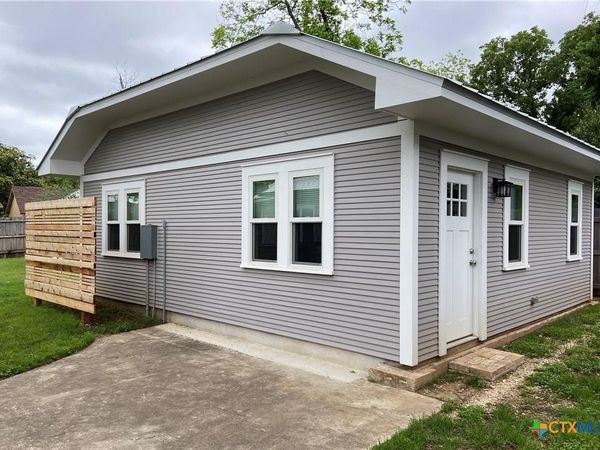 1114 W Hopkins Street , Unit 101, San Marcos, TX 78666