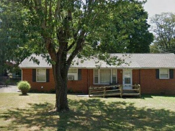 6 Sevier St , Clarksville, TN 37042