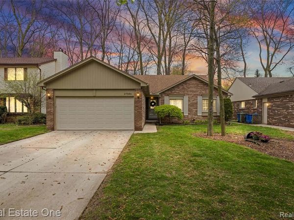 27586 David Givens Street, Warren, MI 48092