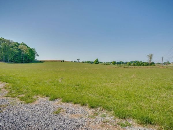 826 Main Street, Surgoinsville, TN 37873