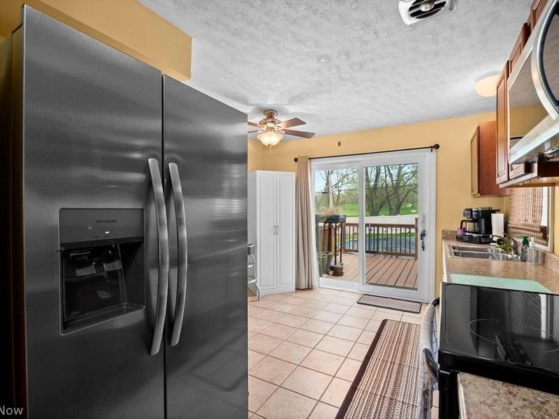 6419 Hollywood Drive, Parma, OH 44129 Photo 11