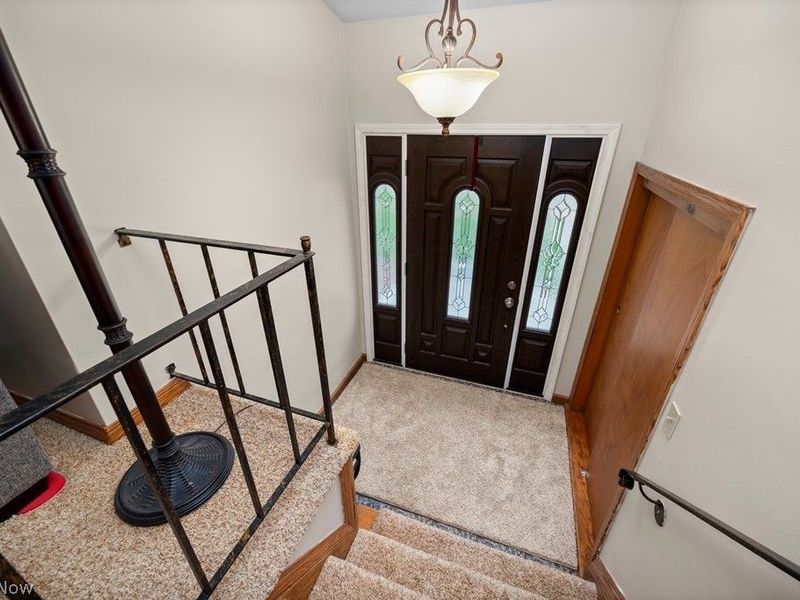 6419 Hollywood Drive, Parma, OH 44129 Photo 3