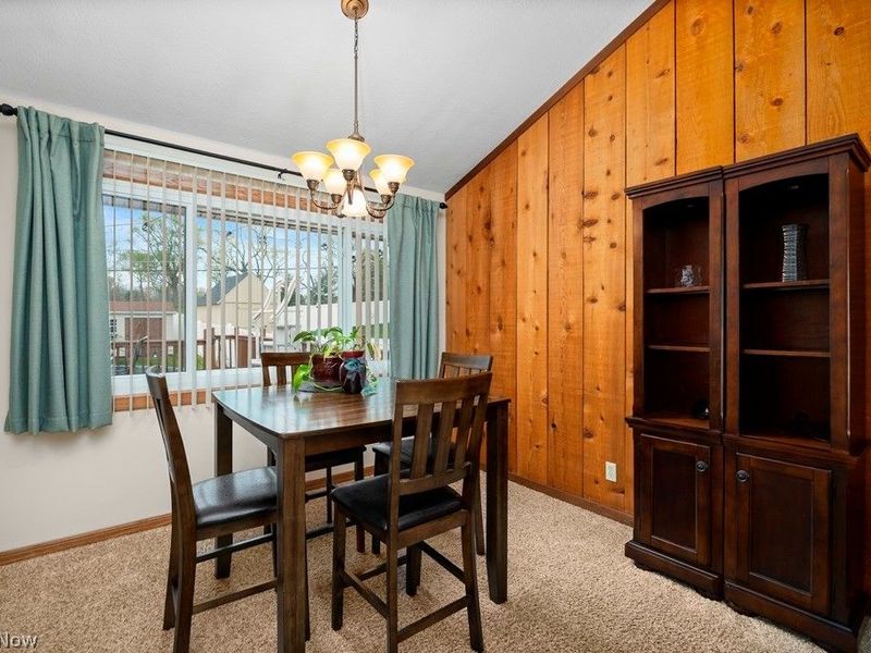 6419 Hollywood Drive, Parma, OH 44129 Photo 9