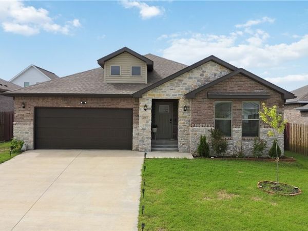 2061 Periwinkle Place , Centerton, AR 72719