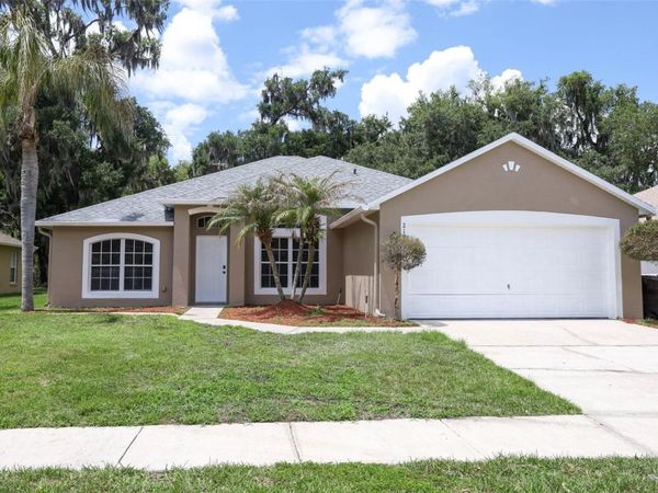 2106 THE OAKS BOULEVARD , KISSIMMEE, FL 34746