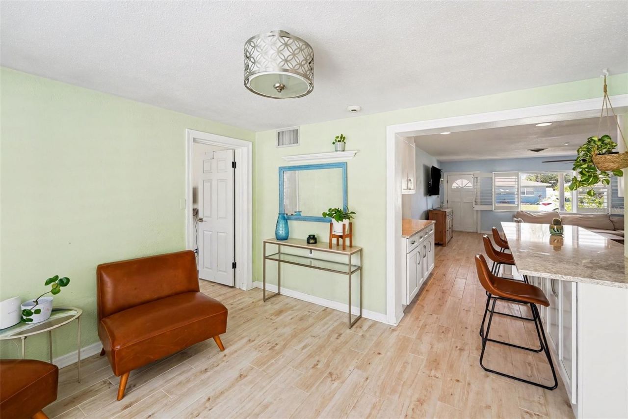 9703 48th Avenue N, Saint Petersburg, FL 33708 Photo