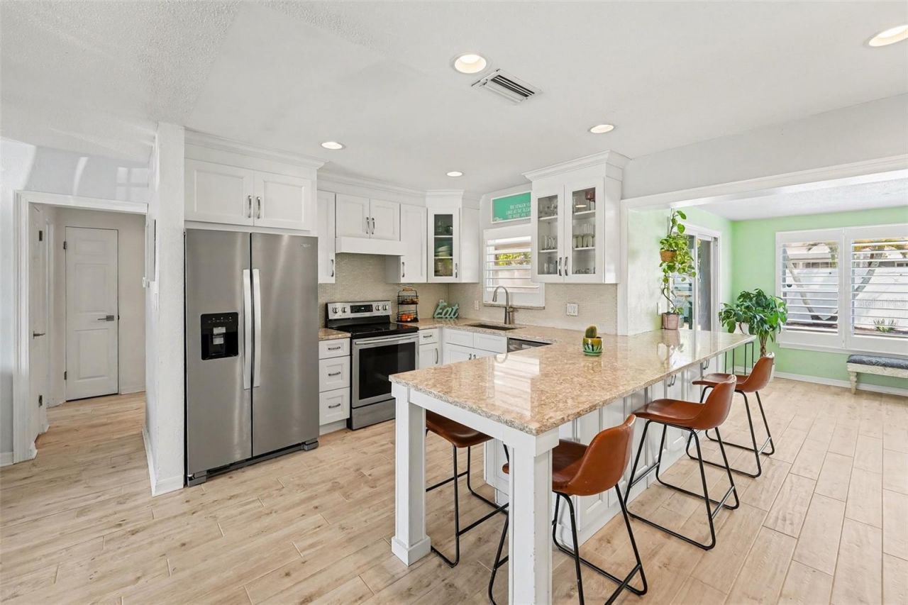 9703 48th Avenue N, Saint Petersburg, FL 33708 Photo