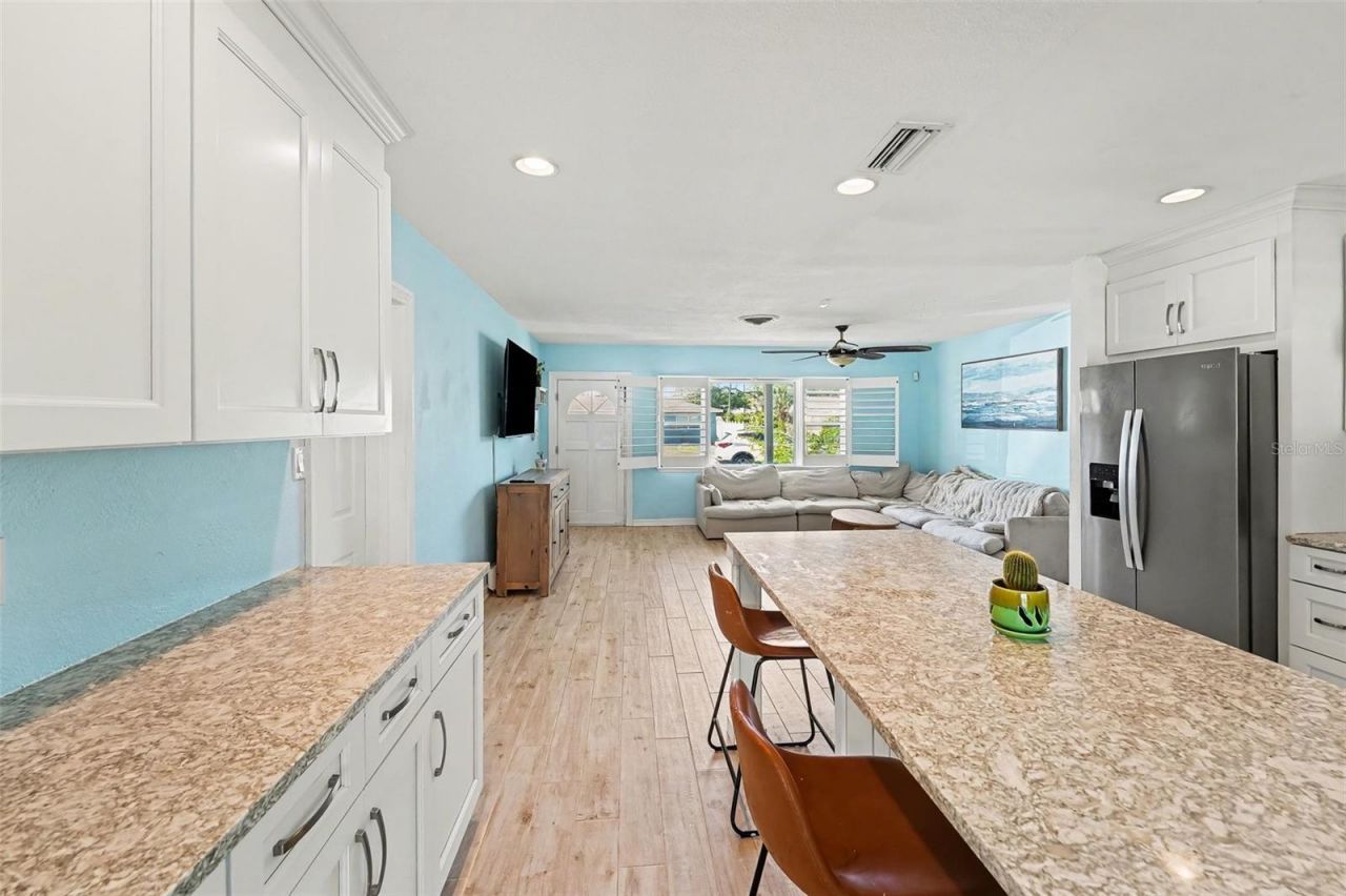 9703 48th Avenue N, Saint Petersburg, FL 33708 Photo