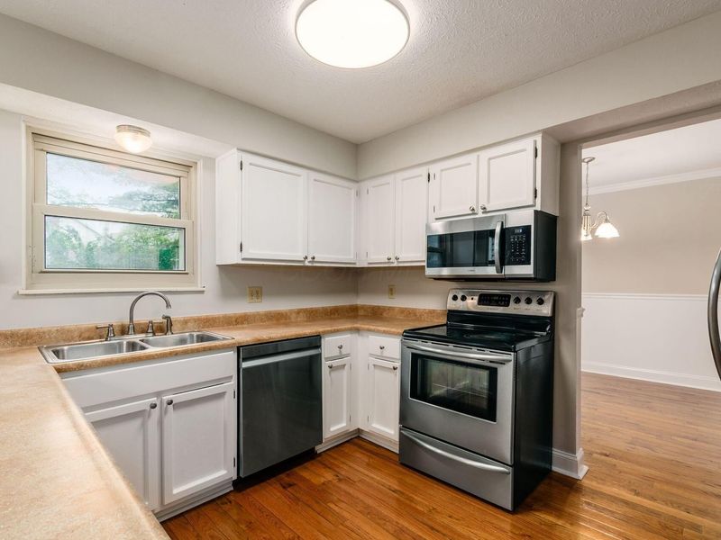 2133 Meadow Hills Court, Columbus, OH 43228 Photo 12