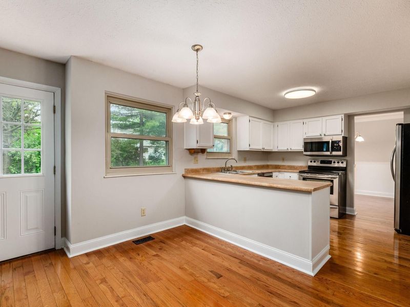 2133 Meadow Hills Court, Columbus, OH 43228 Photo 16