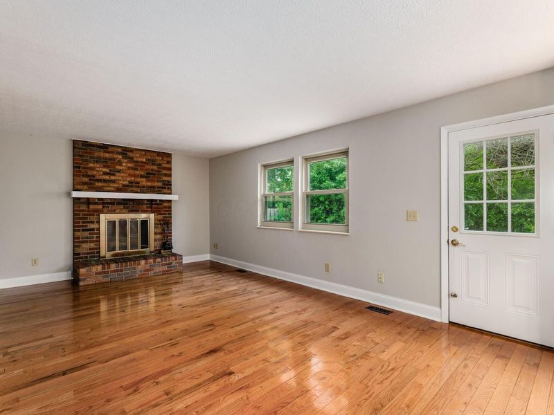 2133 Meadow Hills Court, Columbus, OH 43228 Photo 17