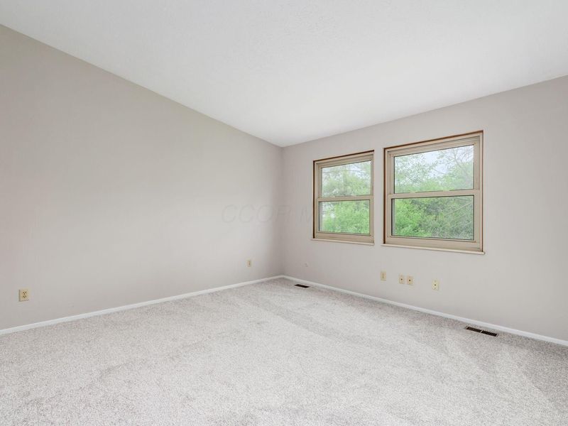 2133 Meadow Hills Court, Columbus, OH 43228 Photo 25