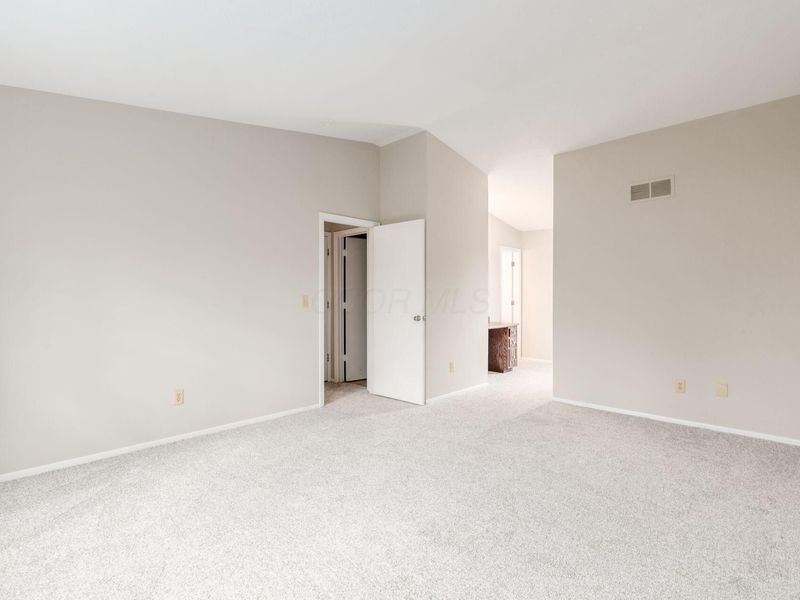 2133 Meadow Hills Court, Columbus, OH 43228 Photo 26