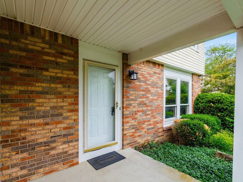 2133 Meadow Hills Court, Columbus, OH 43228 Photo 3