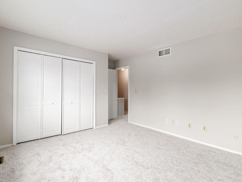 2133 Meadow Hills Court, Columbus, OH 43228 Photo 34