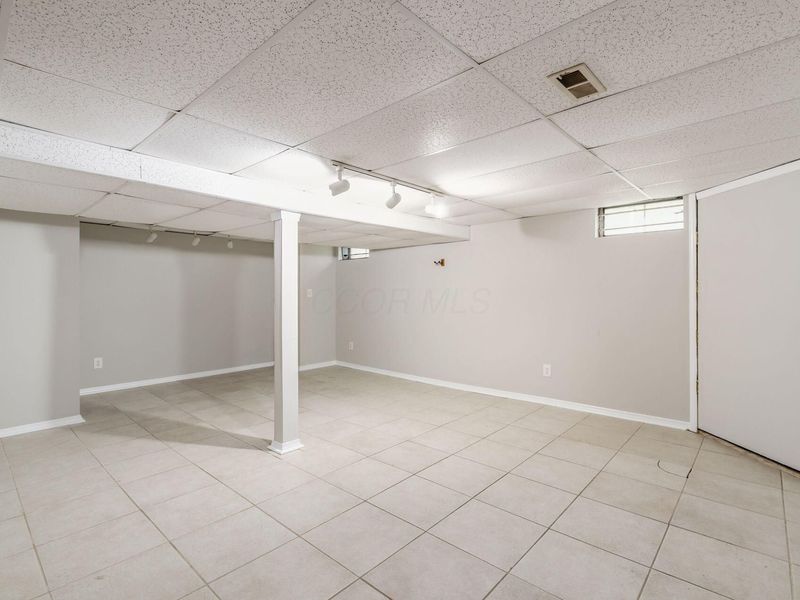 2133 Meadow Hills Court, Columbus, OH 43228 Photo 35