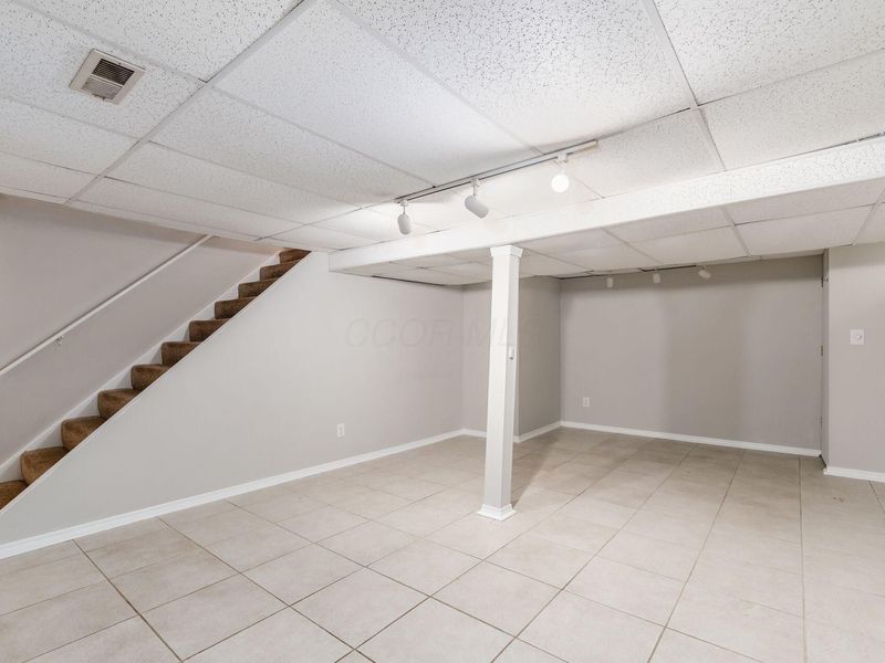 2133 Meadow Hills Court, Columbus, OH 43228 Photo 36