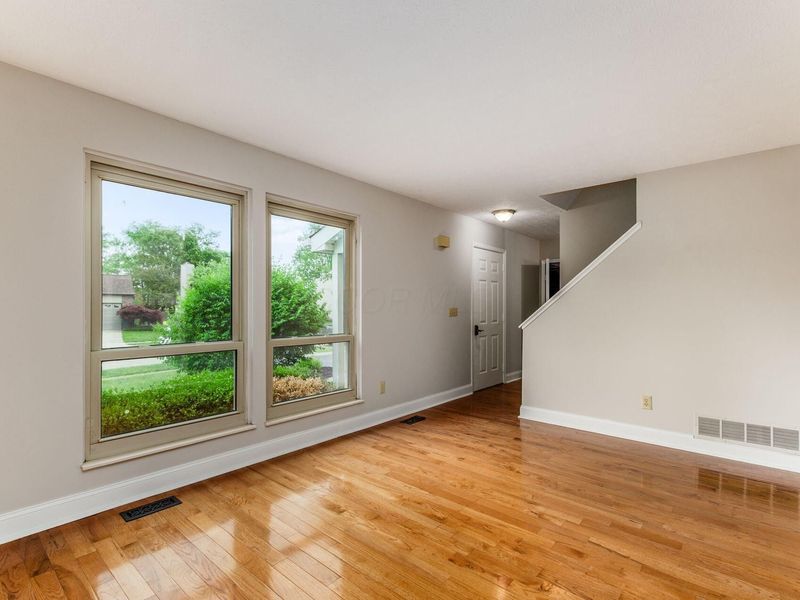 2133 Meadow Hills Court, Columbus, OH 43228 Photo 5