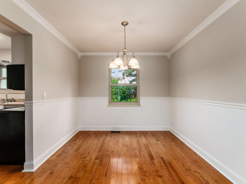 2133 Meadow Hills Court, Columbus, OH 43228 Photo 8