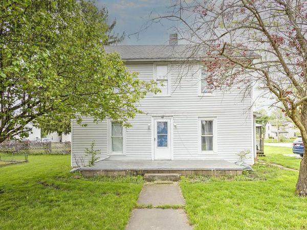 160 N Clayton Street , Centerburg, OH 43011