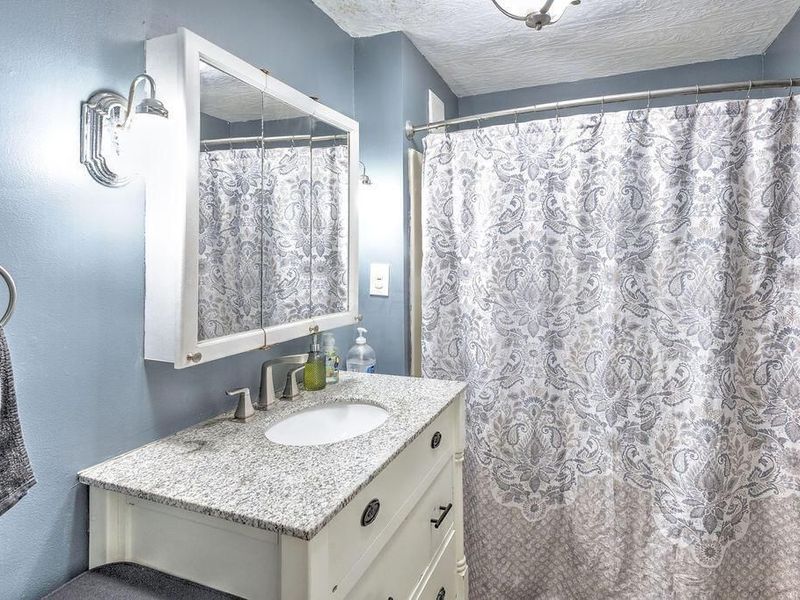 160 N Clayton Street , Centerburg, OH 43011 Photo 14