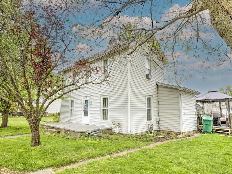 160 N Clayton Street , Centerburg, OH 43011 Photo 2