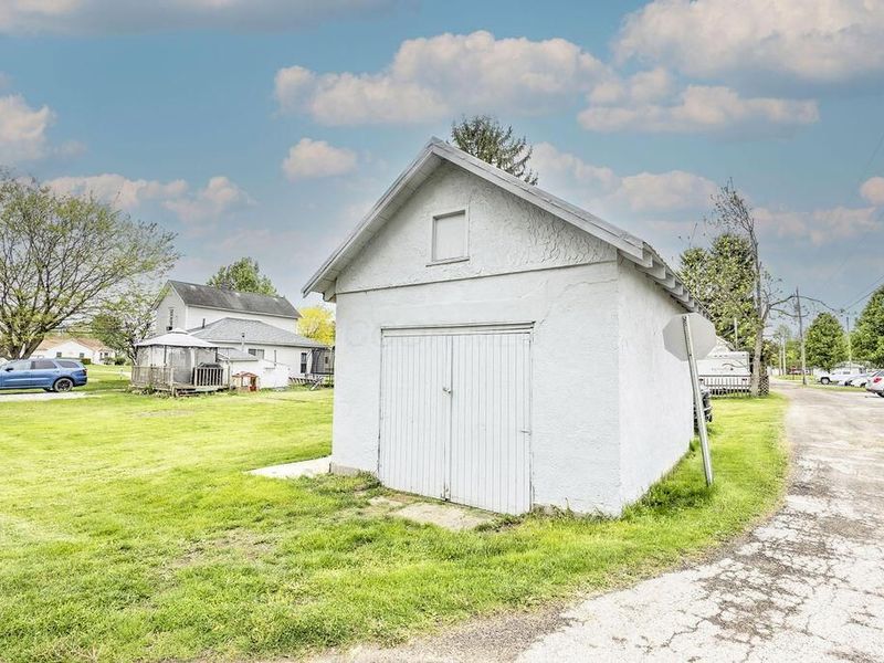 160 N Clayton Street , Centerburg, OH 43011 Photo 28