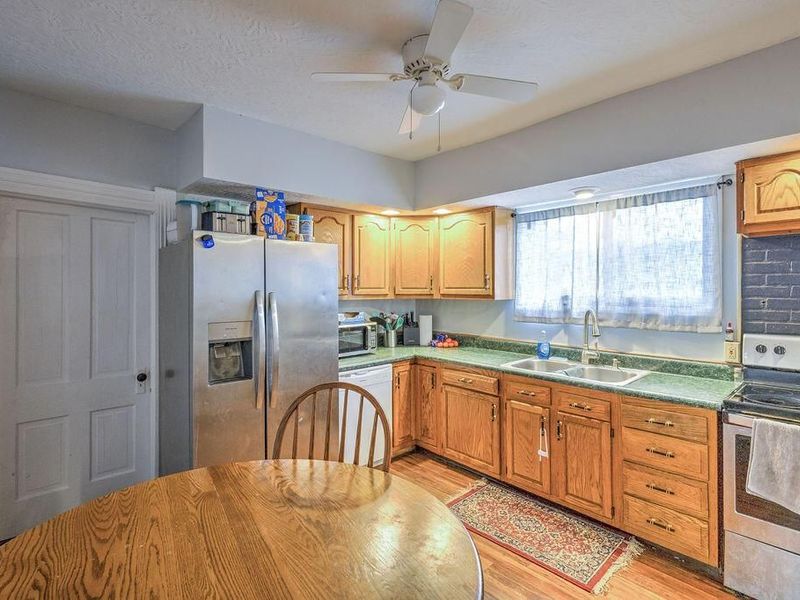 160 N Clayton Street , Centerburg, OH 43011 Photo 3