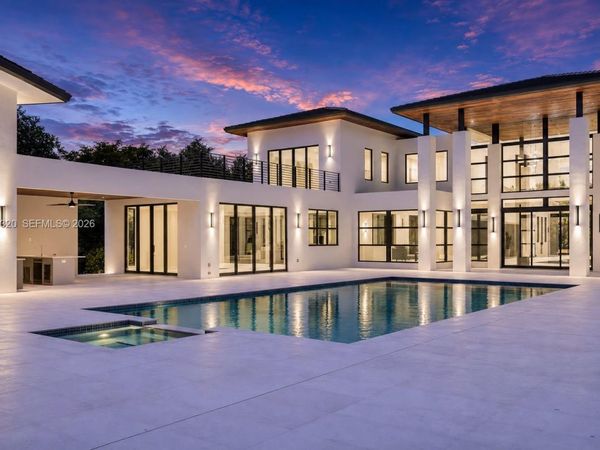 6290 Chapman Field Dr, Pinecrest, FL 33156