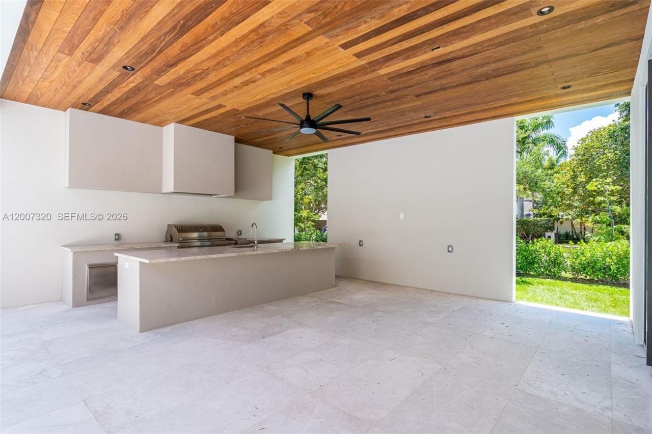 6290 Chapman Field Dr, Pinecrest, FL 33156 Photo