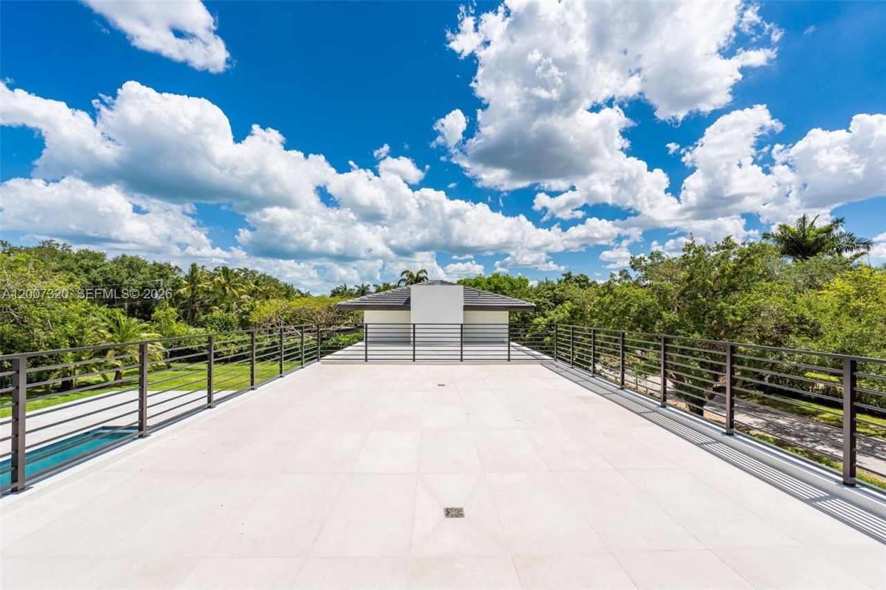 6290 Chapman Field Dr, Pinecrest, FL 33156 Photo