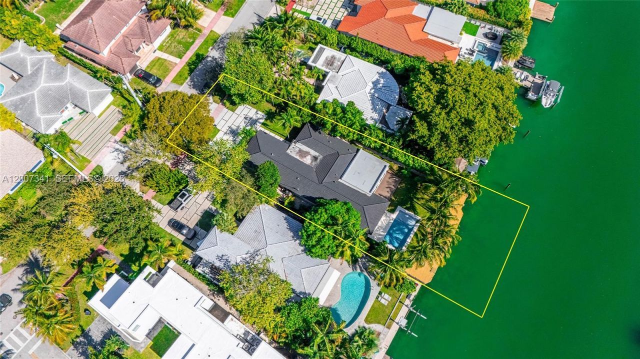 550 S Shore Dr , Miami Beach, FL 33141 Photo