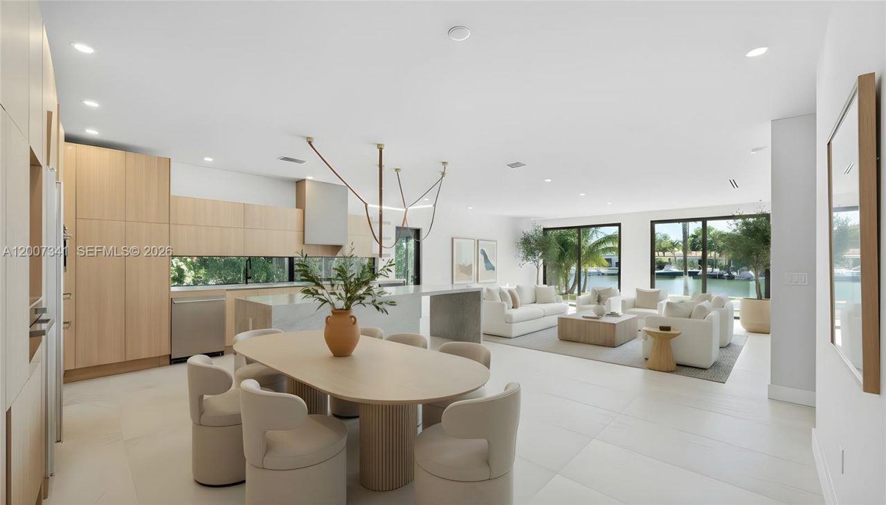 550 S Shore Dr , Miami Beach, FL 33141 Photo