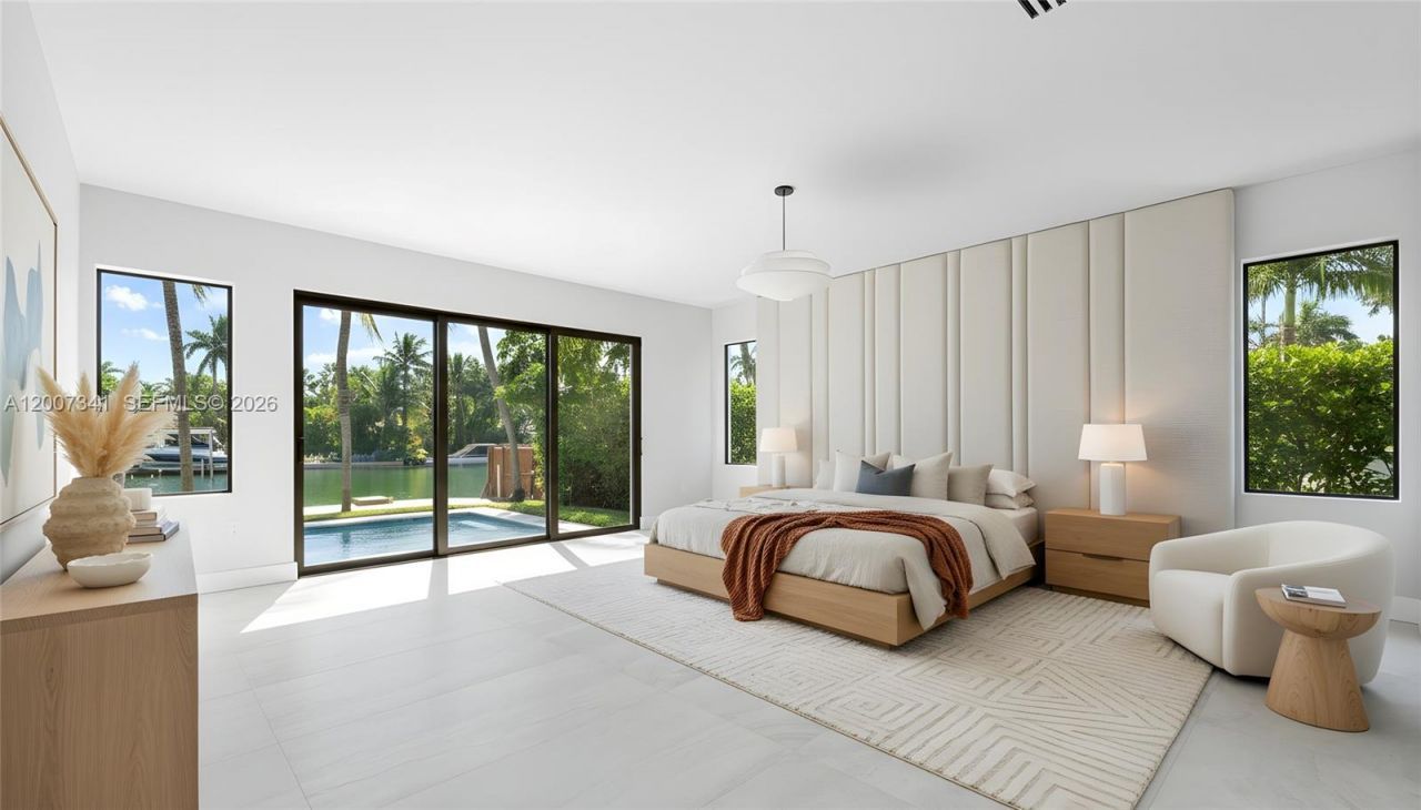 550 S Shore Dr , Miami Beach, FL 33141 Photo
