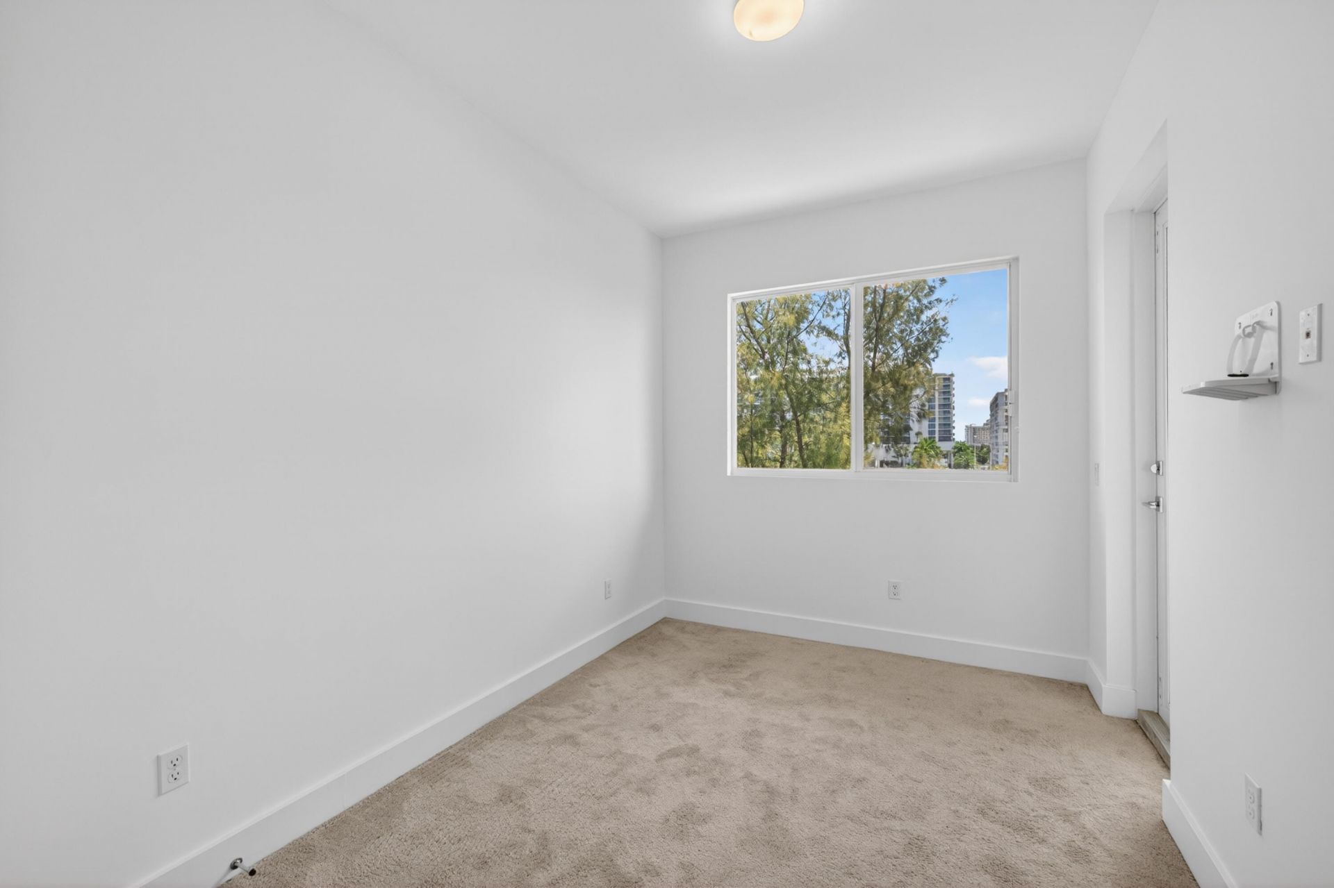 1044 NE 18th Avenue, Unit 203, Fort Lauderdale, FL 33304 Photo
