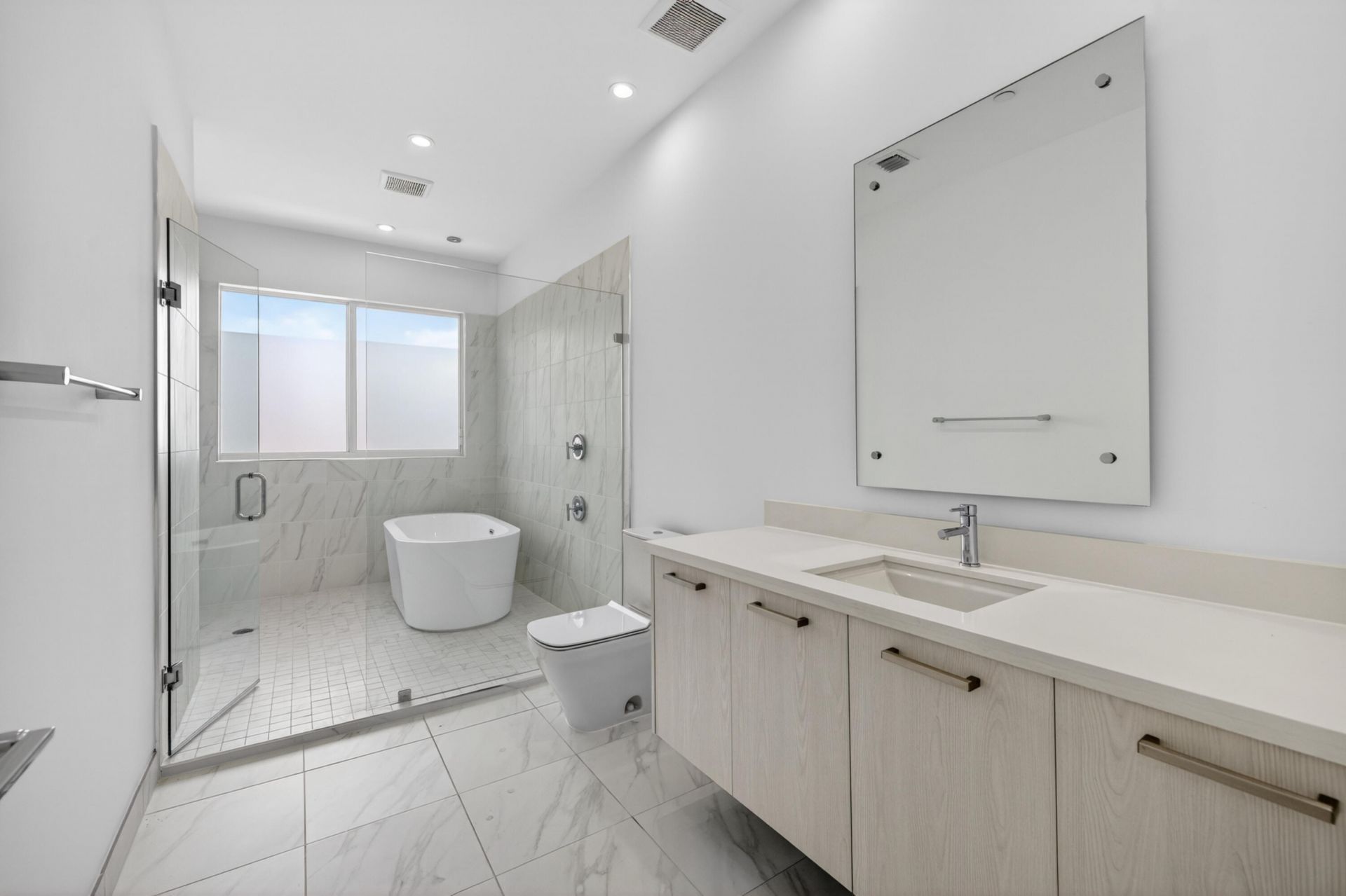 1044 NE 18th Avenue, Unit 203, Fort Lauderdale, FL 33304 Photo
