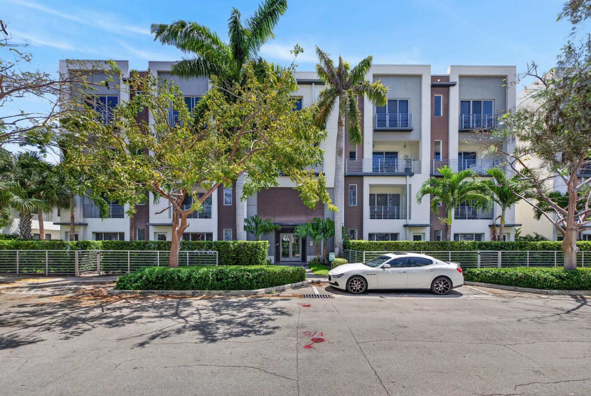 1044 NE 18th Avenue, Unit 203, Fort Lauderdale, FL 33304 Photo