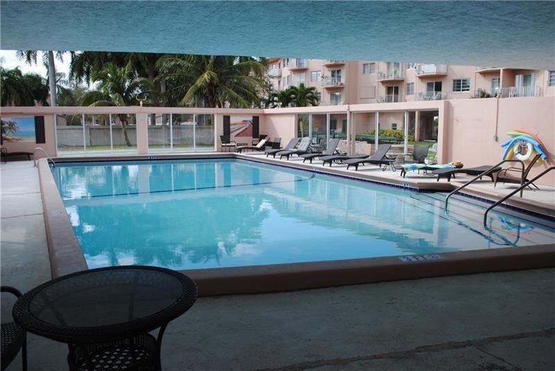 1967 S Ocean Boulevard, Unit 305, Lauderdale by the Sea, FL 33062 Photo