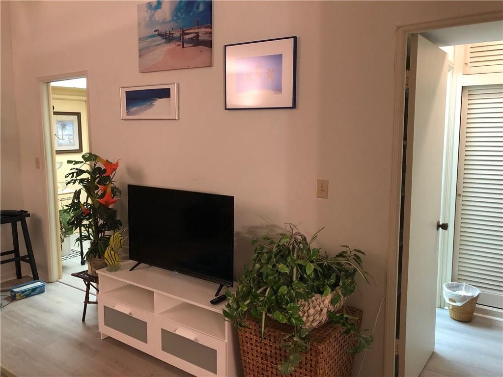 1967 S Ocean Boulevard, Unit 305, Lauderdale by the Sea, FL 33062 Photo