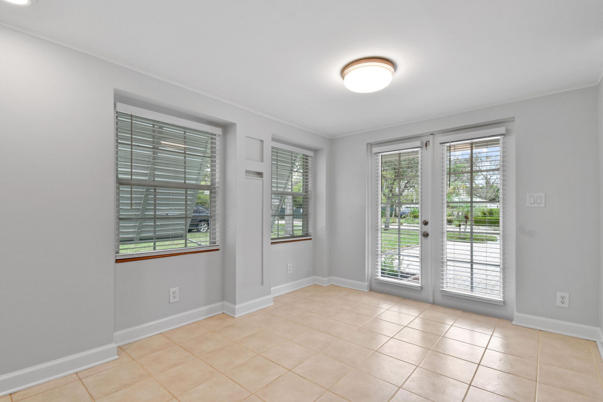 214 Seville Road, West Palm Beach, FL 33405 Photo