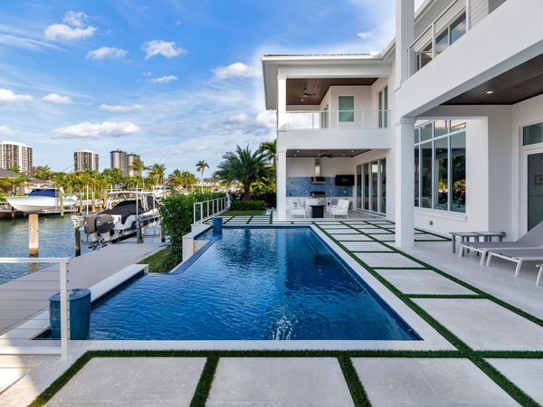 1180 Bimini Lane, Singer Island, FL 33404