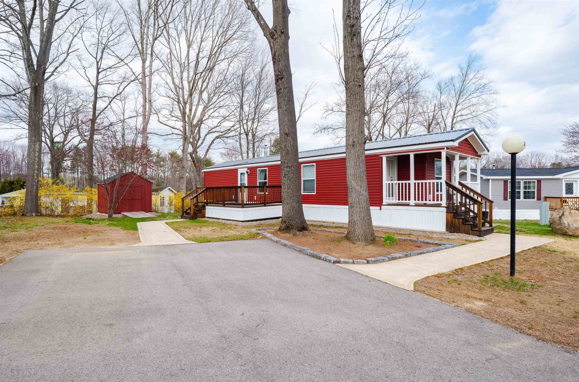 7 S Dewberry Lane, Rochester, NH 03867 Main Photo