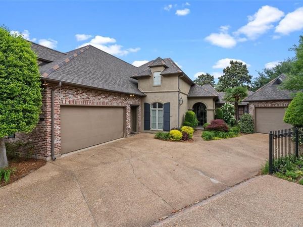 108 Calais Court , Bossier City, LA 71111