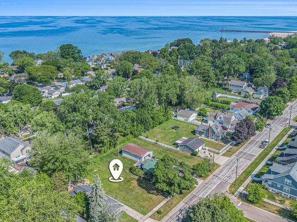 1006 St Joseph Street, South Haven, MI 49090