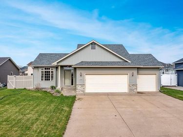 1721 Prairie View Lane NE, Sauk Rapids, MN 56379
