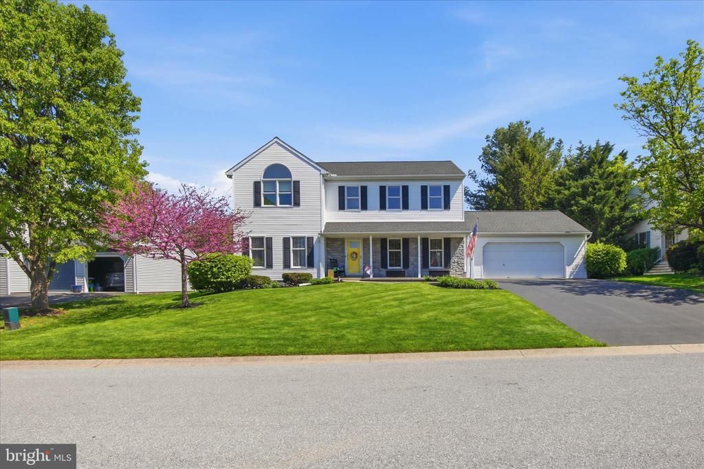 725 Oxford Road, Lancaster, PA 17601 Main Photo