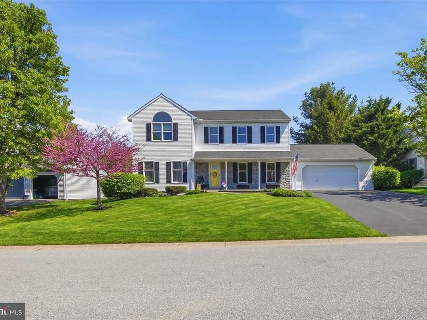 725 Oxford Road, Lancaster, PA 17601 Main Photo